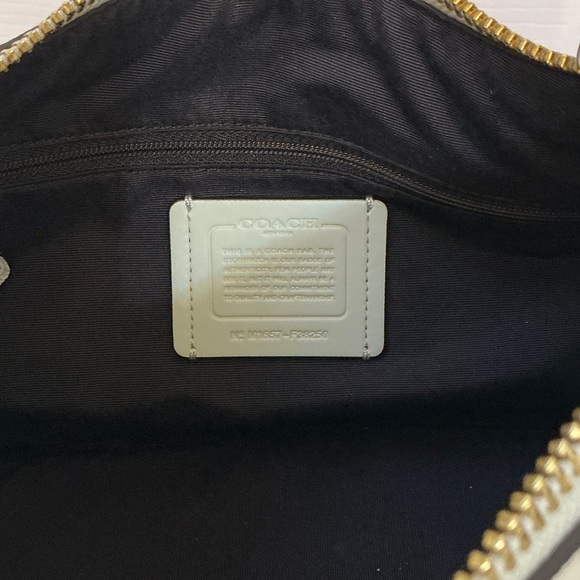 NWT- Coach Cream/Chalk Harley Leather Shoulder Bag - Picture 3 of 7